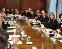 Industria y Cancillería preparan una misión industrial a Perú