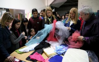 Verónica Magario recorrió junto a alumnos de la E.E.T. Nº 7 la Textil Faratex