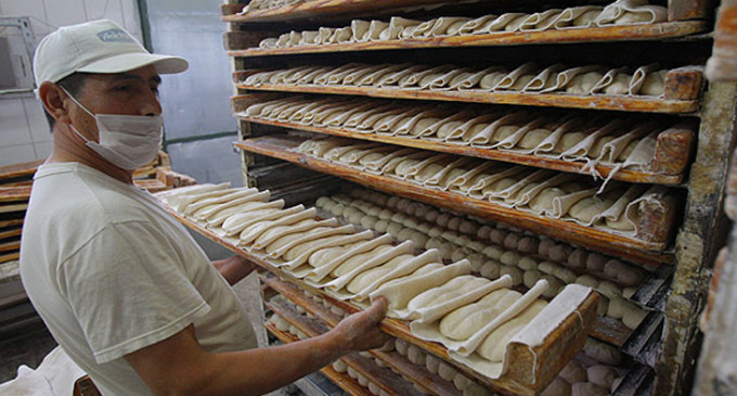 Acuerdan un aumento salarial para los trabajadores panaderos