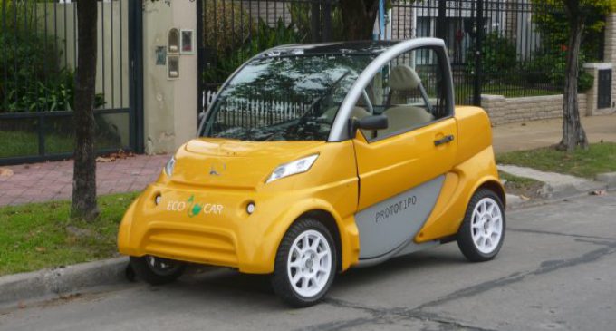 Auto eléctrico fabricado en Luzuriaga ya está en la calle