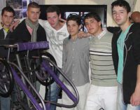 Una cooperativa necesita lugar para fabricar un artefacto para personas con problemas motrices