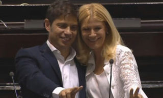 Junto a Alberto y Cristina, Axel Kicillof y Verónica Magario asumieron la Gobernación de la Provincia