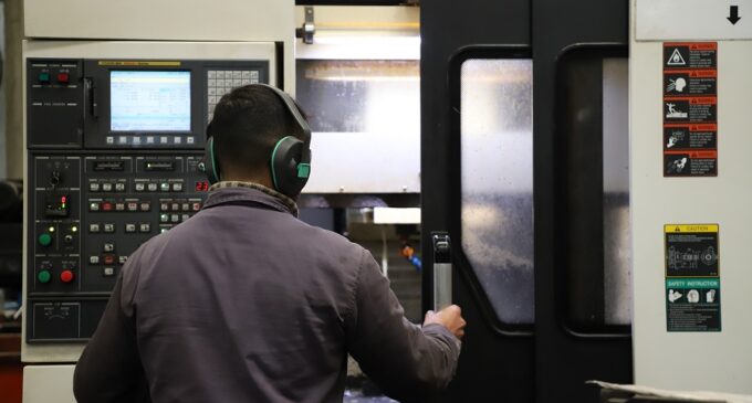 Sobre empleo, importaciones, reforma laboral y otras yerbas